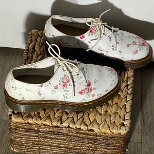 Dr Martens Size 6 white & pink
